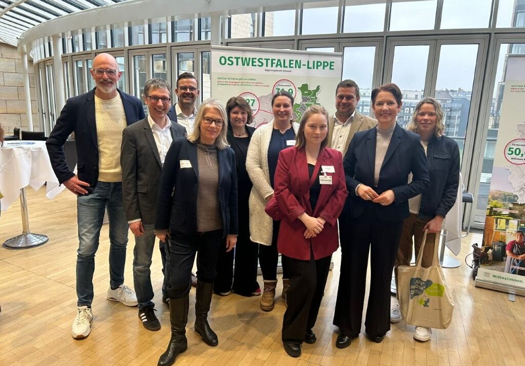 Der OWL- Stand mit Besuch von Frau Ministerin Silke Gorißen Der OWL- Stand mit Besuch von Frau Ministerin Silke Gorißen