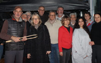 Abbildung 4. Regionalmanagerin Susanne Weishaupt beim Grillen im Stadtteiltreff Biesterberg
